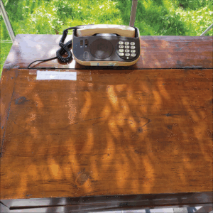 Combiné du téléphone du vent, mise en place par Hommages, en Gironde.