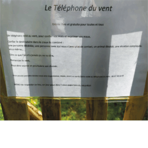 Principes du téléphone du vent, mise en place par Hommages, en Gironde.
